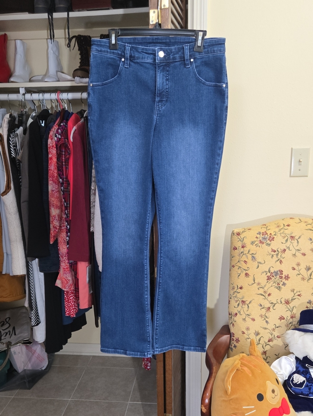 Women with Control Mid-Rise Boot Cut Blue Jeans Like New
